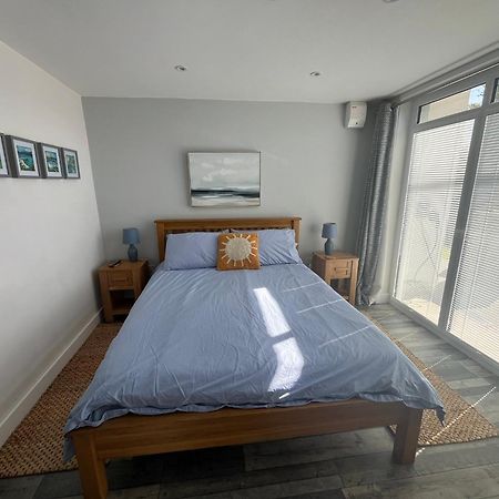 Entire Guest Suite In Four Mile Bridge, Rhoscolyn فالي المظهر الخارجي الصورة